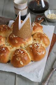 Easter bread dolls (pupi, or titola) epicurious, march 2008. Dreikonigskuchen Aka King S Cake Bake To The Roots