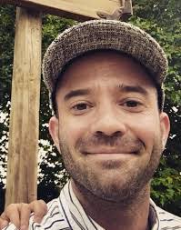 Tom Slattery's Instagram, Twitter & Facebook