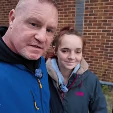 100 LEAVE EU- voted L.... Follow 2129 il It's official. This government,  Labour and Starmer are terrified... See more STARMER CLAIMS REFORM UK WILL  "RIP THIS COUNTRY APART" 2.6K Like 2.5K comments