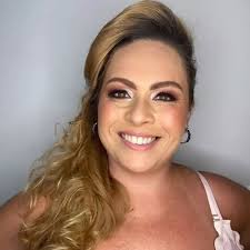 Comigo foi exatamente o contrário. Um amigão meu estava pegando uma mulher  casada e o marido pegou meu amigo lá na casa dele, porém já tinham feito o  "serviço". O marido desconfiou