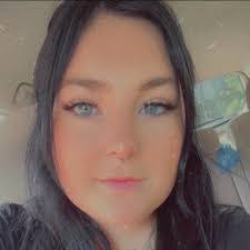 Amber Scanlon's Instagram, Twitter & Facebook