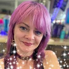 Jodi Farris's Instagram, Twitter & Facebook