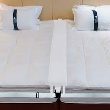 Questi cuscini sono assolutamente mozzafiato! Unisci Materassi Cuscino Del Materasso Del Ponte Del Letto Cuscinetto Di Riempimento Della Gomma Piuma Di Memoria Kit Di Conversione Del Connettore Di Due Materassi Singoli Per La Famiglia E Lhotel Tessili