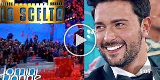 Durante la puntata, andata in onda martedì 19 gennaio, il tronista, però, ha rivelato che dieci giorni fa avrebbe dovuto scegliere una. Uomini E Donne Puntata 8 02 2021 La Scelta Di Davide Donadei