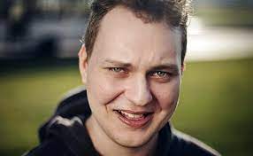 Хованский — один из самых известных видеоблогеров в россии. Videobloger Yurij Hovanskij Stal Pomoshnikom Samogo Molodogo Deputata Gosdumy Novosti Eho Moskvy 17 06 2019