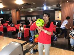 Lemparkan bola dengan gerakan mengait. Visit Japan Campaign Setouchi Winner Report Day 5 Olahraga Mengunjungi Kastil Osaka Serta Keseruan Terakhir Kami Di Jepang Yang Tidak Akan Kami Terlupakan