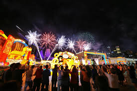 To get there, the entry gateway to the venue starts from the bay side walk from the esplanade. Aeqo6cefk7qrcm