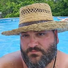 Eric Lugo's Instagram, Twitter & Facebook