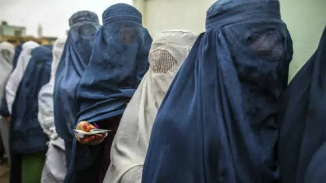 هویت؛ زنان افغانی که بی‌نام، بی‌چهره و بی‌صدا می‌میرند - BBC News فارسی
