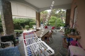 Nell'incantevole contesto della costa livornese, si trova attualmente in vendita questa magnifica villa moderna a castiglioncello, ubicata a breve distanza dal mare. Appartamento In Vendita A Castiglioncello Rosignano Marittimo Li Rif 941 Casain24ore