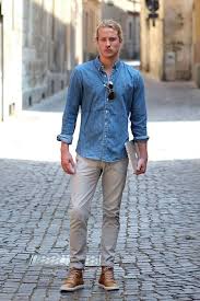 1001 Idees Tatouage Rose Comment Porter Une Chemise En Jean Comme Ca Chemise En Jean Chemise Jean Homme Blazer Mode Hommes