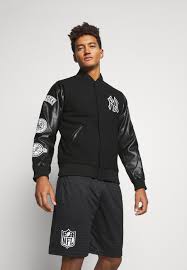 The new york yankees are a professional baseball team based in bronx, new york. New Era New York Yankees Mlb Heritage Varsity Jacket Trainingsjacke Black Schwarz Zalando De