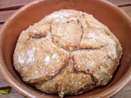 Come lievito ne ho provati diversi, ma poi ho comprato un lievito secco caputo su amazon (ne uso 2 cucchiaini rasi) ed ho risolto tutti i problemi di lievitazione. Pane Cotto Nel Coccio La Ricetta L Erborista Tascabile