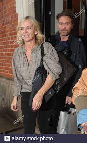 Age, parents, ethnicity, education 3 zoë ball: Zoe Ball Stockfotos Und Bilder Kaufen Alamy