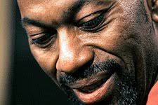 Bush hyllet T-banehelt