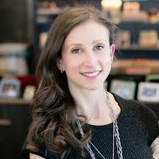 Hai người con gái tài sắc vẹn toàn của tỷ phú giàu thứ 9 nước Mỹ, đối thủ  đáng gờm của ông Trump trong cuộc chạy đua vào Nhà Trắng