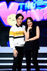 Cô trở nên nổi tiếng và được biết đến rộng rãi sau vai diễn trong bộ phim nhà có 5 nàng tiên năm 2013. Yaya TrÆ°Æ¡ng Nhi Xuáº¥t Hiá»‡n Vá»›i Diá»‡n Máº¡o Khac Láº¡ Khi ChÆ¡i Game Show Topsao