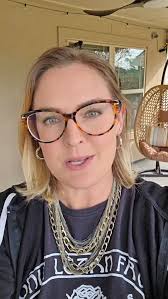 Katie talks about her favorite plant this month, Viola Brush Strokes, for  our Staff's Favorite Plant of the Month series🌸 #franklinparkconservatory  #columbusohio #botanicalgarden