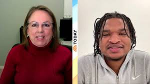 Grandma and teen she mistakenly invited to Thanksgiving continue their  tradition