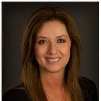 Shelli Hayes's Instagram, Twitter & Facebook