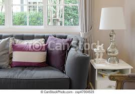 Unsere innenarchitekten designen klassische möbel nach ihren wünschen. Dekorativ Wohnzimmer Klassisch Sessel Sofa Lampe Design Luxus Tisch Canstock