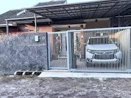 Namun, masalah warna selalu kembali ke selera sang. Desain Pagar Rumah Warna Putih Cek Bahan Bangunan