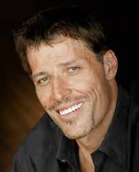 Kari Comstock's Instagram, Twitter & Facebook