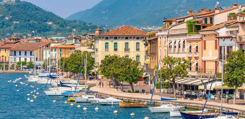 Salo - Italian Lakes: Your Guide to the Lake Garda town of Salo