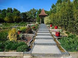 Kui reisite jardins des martels ja vajate hotelli, on mitu jardins des martels hotelli, kus saate kas otsite odavat hotelli jardins des martels või kena hotelli jardins des martels, saame aidata teil oma. Pagode Au Jardin Des Martels Jardin Des Martels Giroussens Tarn Midi Toulousain Occitanie Routard Com