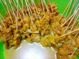 Sos terbaik kacang ketika dihidangkan dengan sate dan nasi kubis. Resepi Satay Kajang Daging