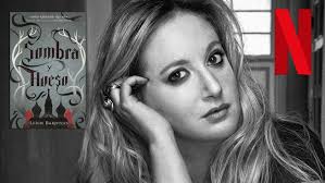 Alla te espero ver serie online : Entrevista A Leigh Bardugo Autora De Sombra Y Hueso La Saga Iba A Ser Una Pelicula No Una Serie Noticias De Series Sensacine Com