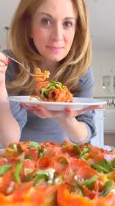 It’s the end of 2022! Lasagna roses are the perfect way to bring in 2023.  My hope for the new year is to continue to make fun, happy content for you  all. 2022 has brought a bounty of good things so ...