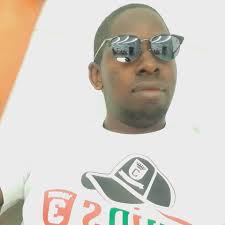 Nobert Elber Ariho & Noah Mutwe nze abuza ono omukazi muganda wa mpuuga ?  Nga bafanagana okutegera 🤔😳