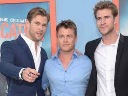 Ragnarok world premiere red carpet. How Chris Hemsworth Pranked Liam Seniors News