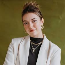 Nadine Bailey (@isnadinehere)