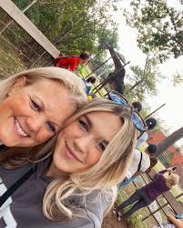 Feeling extra thankful this weekend for all the amazing people in my life ,  and getting to do what I love. Happy thanksgiving 🦃