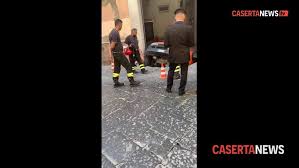 Città di santa maria capua vetere, antica capua. Furgone Risucchiato Nella Voragine Autista Ferito S Indaga Sul Cedimento Video