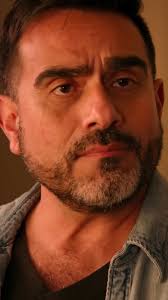 Billion $ Heir Falls In Love W/ Poor Girl