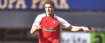 Guus til er en hollandsk fodboldspiller, som blev født den 22. Guus Til Sc Freiburg