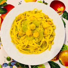 Linguine Gamberetti Zucchine E Zafferano Ricetta Cibo Etnico Linguine Ricette Linguine