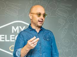 Maybe you would like to learn more about one of these? Joe Bastianich Terrore In Aereo Un Passeggero Dai Piloti Gli Altri Lo Bloccano Cook