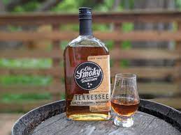 Prepare whiskey caramel sauce according to recipe directions and allow to cool until spreadable (not dripping). Whiskey Review Ole Smoky Tennessee Salty Caramel Whiskey Thirty One Whiskey