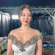 5 9 코스녀의 야릇 의상. ì‹ ì•„ì˜ ë‚¨íŽ¸ ì—°ë´‰ì€ ì•„ì£¼ê²½ì œ