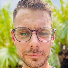 WiFi issues with Outdoor Pro's I've just bought 3 sets of outdoor pros and  2 sets of flood lights 2. The floods and the first set of outdoor pros  connected to WiFi