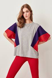 Gri Renk Bloklu Boyfriend Orme T Shirt Twoss19ad0014 Trendyolmilla Trendyol Gri Renkler Taytlar