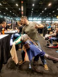 X 上的Megan Scharlau：「Dearest Oskar- I mean, Fjord, Have you ever read a book  called Tusk Love? It's really good.. Love, Jester @CriticalRole #C2E2  https://t.co/AlwUpknQpH」 / X