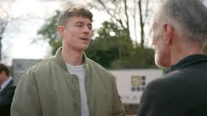 Alles was zählt“-Spoiler Rückkehr mit Folgen! Elias kommt verändert nach  Essen zurück Er mischt das Steinkamp-Zentrum auf! Überraschendes Comeback  bei „Alles was zählt“! Elias (Robin Schick) kehrt nach seiner Zeit auf  Mallorca