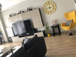 Bu Tadilat Geciren Ev Pek Cok Kisisel Dokunusla Dolu Ev Gezmesi Oturma Odasi Fikirleri Evler Tasarim Evler