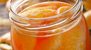 Il liquore al mandarino (o mandarinetto) è un liquore che si ottiene dalla macerazione in alcool etilico delle scorze di mandarino. Ricetta Liquore Al Mandarino Giornale Del Cibo