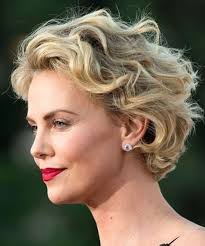 Kim kardashian plans to influence with her 'awakening' plans for 2020. Top 8 Most Gorgeous Short Wavy Hairstyles 2018 For A Trendy Look Hair And Comb Short Wavy Haircuts Short Curly Hairstyles For Women Hair Styles
